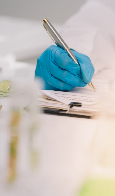 Regulación Cosmética en Colombia: de la Fórmula al Mercado